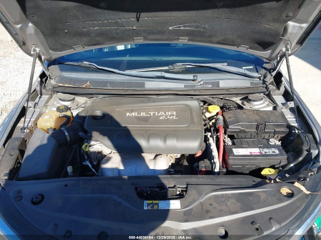 Chrysler 200 C 2015 1C3CCCCBXFN680170 Image 10