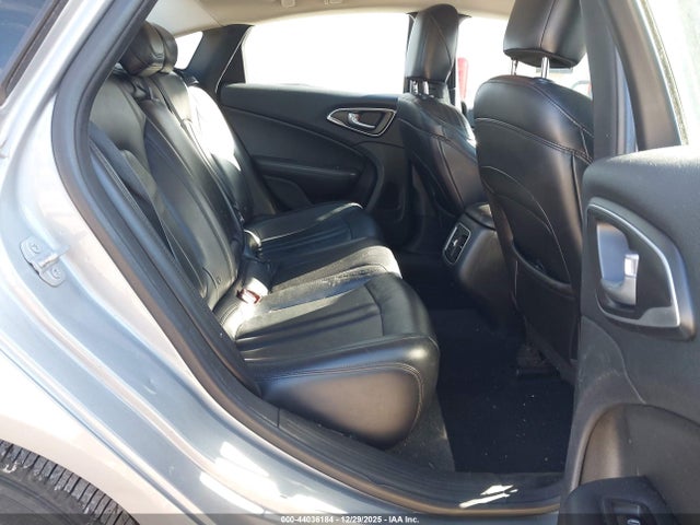 Chrysler 200 C 2015 1C3CCCCBXFN680170 Image 8