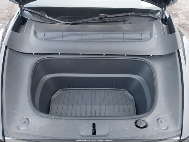 2026 TESLA MODEL Y 7SAYGDEE3TF339998 Photo 9