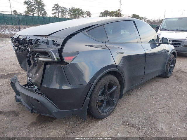2026 TESLA MODEL Y 7SAYGDEE3TF339998 Photo 3