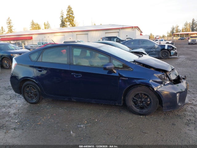 JTDKN3DU5F1987402 Toyota Prius Two