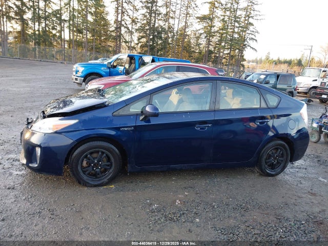 JTDKN3DU5F1987402 Toyota Prius Two