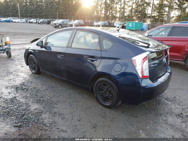 JTDKN3DU5F1987402 Toyota Prius Two