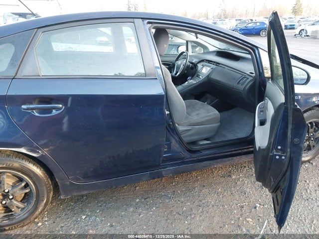 JTDKN3DU5F1987402 Toyota Prius Two