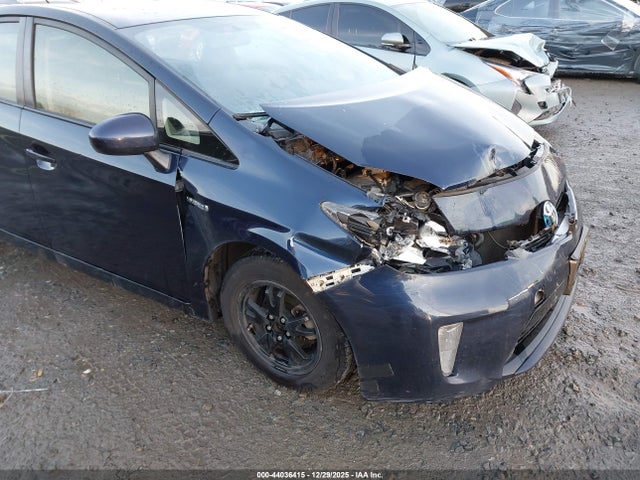 JTDKN3DU5F1987402 Toyota Prius Two