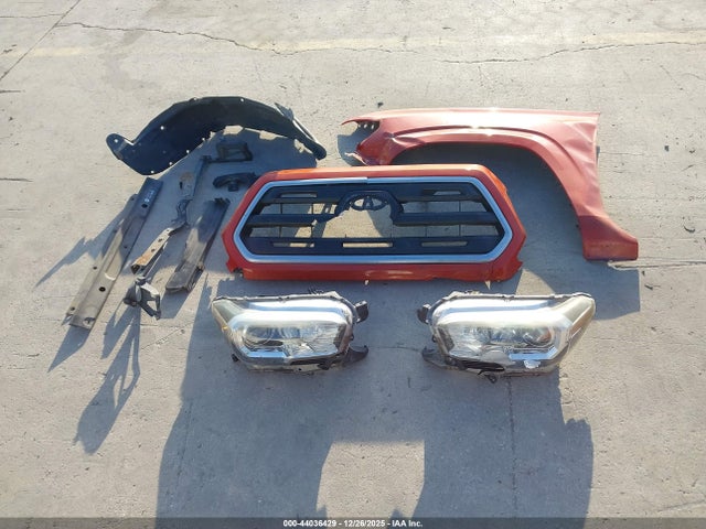 5TFDZ5BN6GX010756 Toyota Tacoma Sr5 V6