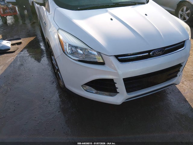 44036515 :رقم المزاد ، 1FMCU9J92FUC86160 vin ، 2015 Ford Escape Titanium مزاد بيع