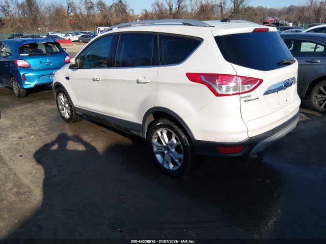 44036515 :رقم المزاد ، 1FMCU9J92FUC86160 vin ، 2015 Ford Escape Titanium مزاد بيع