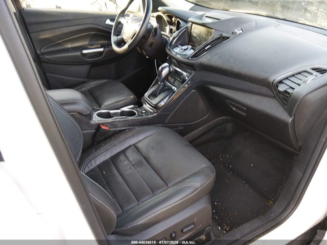 44036515 :رقم المزاد ، 1FMCU9J92FUC86160 vin ، 2015 Ford Escape Titanium مزاد بيع