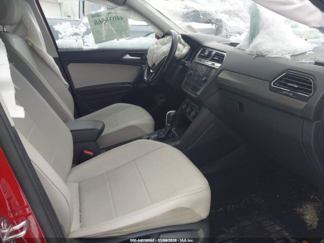 2018 VOLKSWAGEN TIGUAN 3VV2B7AX6JM162996 Photo 4