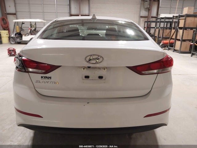 5NPD84LF0JH324880 Hyundai ELANTRA SEL