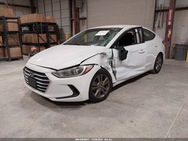 5NPD84LF0JH324880 Hyundai ELANTRA SEL