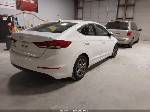 5NPD84LF0JH324880 Hyundai ELANTRA SEL