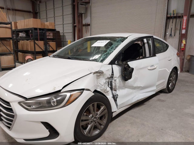 5NPD84LF0JH324880 Hyundai ELANTRA SEL