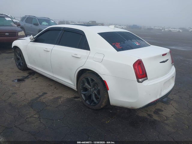 Aukcja sprzedaży 2022 Chrysler 300 S, vin: 2C3CCABG1NH184456, numer aukcji: 44036573