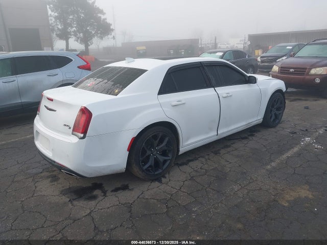 Aukcja sprzedaży 2022 Chrysler 300 S, vin: 2C3CCABG1NH184456, numer aukcji: 44036573