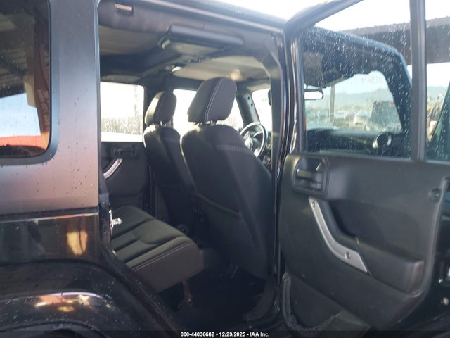 1C4BJWEG6GL141775 Jeep Wrangler Unlimited Sahara