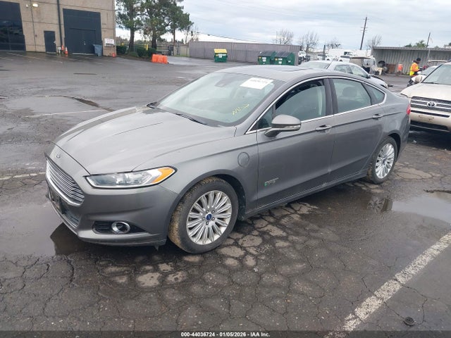 Ford Fusion Energi Titanium 2014 3FA6P0SU2ER208268 Image 2
