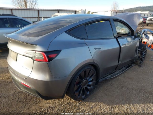 2024 TESLA MODEL Y 7SAYGDEF8RF113814 Photo 3