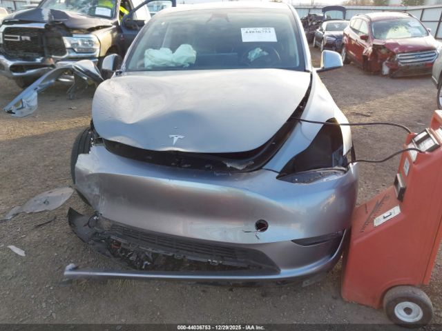 2024 TESLA MODEL Y 7SAYGDEF8RF113814 Photo 5