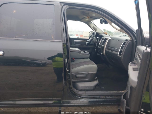 44036784 :رقم المزاد ، 3C6UR5DJXHG772995 vin ، 2017 Ram 2500 مزاد بيع
