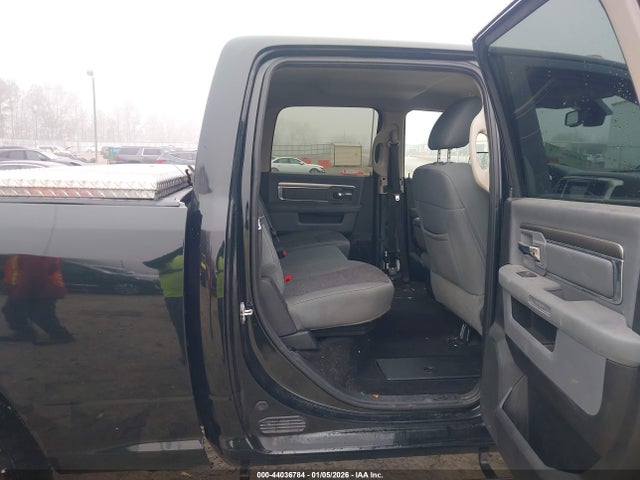 44036784 :رقم المزاد ، 3C6UR5DJXHG772995 vin ، 2017 Ram 2500 مزاد بيع