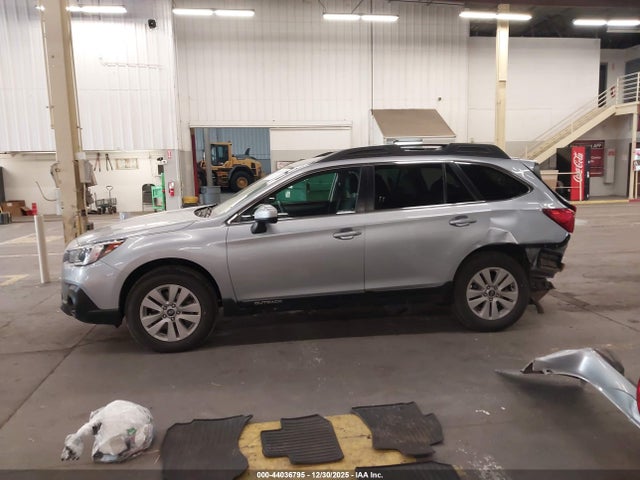 4S4BSACC3J3384818 Subaru Outback 2.5i Premium