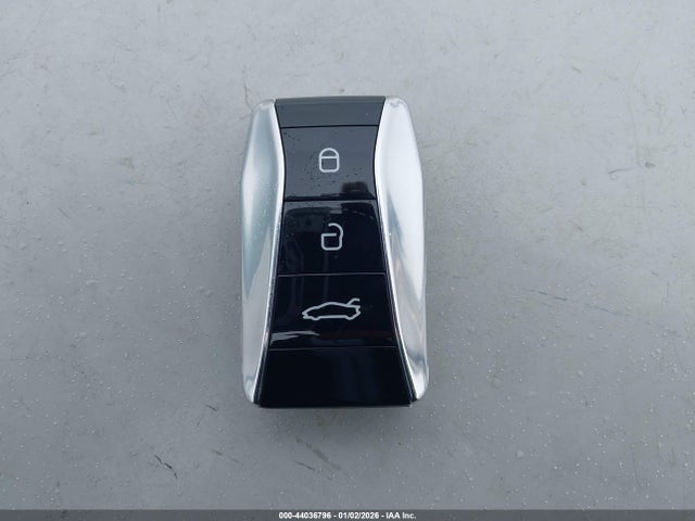 2024 LOTUS EMIRA SCCLEKAX1RHB13414 Photo 10