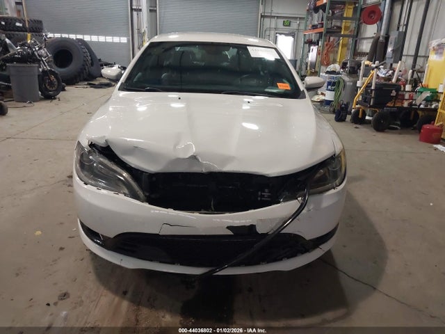1C3CCCBB9GN105190 Chrysler 200 S