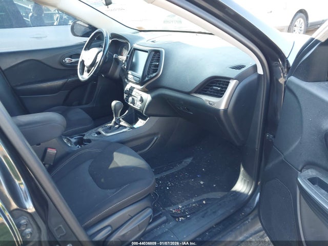 44036809 :رقم المزاد ، 1C4PJLCB1FW771051 vin ، 2015 Jeep Cherokee Latitude مزاد بيع