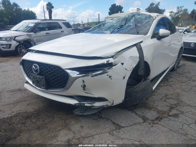 Mazda Mazda3 Preferred 2021 JM1BPACL2M1327547 Image 2