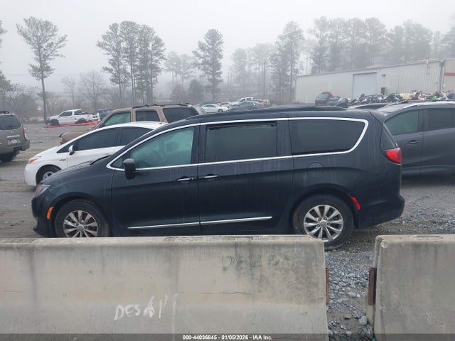 44036845 :رقم المزاد ، 2C4RC1BG0HR507626 vin ، 2017 Chrysler Pacifica Touring-l مزاد بيع