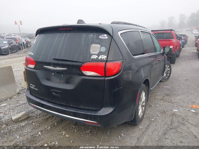 44036845 :رقم المزاد ، 2C4RC1BG0HR507626 vin ، 2017 Chrysler Pacifica Touring-l مزاد بيع
