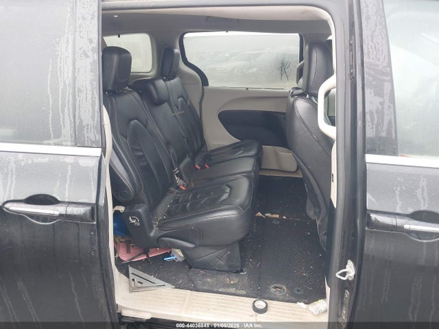 44036845 :رقم المزاد ، 2C4RC1BG0HR507626 vin ، 2017 Chrysler Pacifica Touring-l مزاد بيع