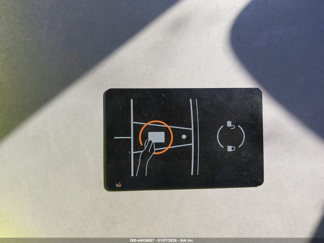 2024 TESLA MODEL Y 7SAYGDED2RF157693 Photo 10