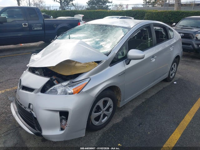 Toyota Prius 2015 JTDKN3DU8F0478412 Image 2