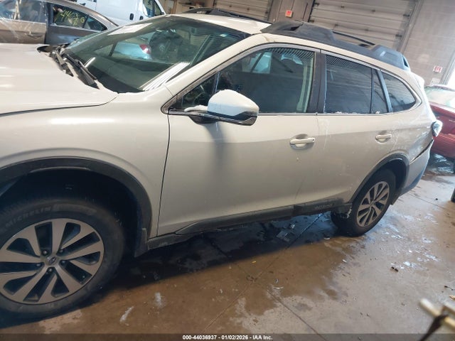 Продажа на аукционе авто 2022 Subaru Outback Premium, vin: 4S4BTADC1N3256000, номер лота: 44036937