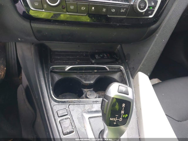 2018 BMW 320I WBA8E1G54JNU92173 Photo 10