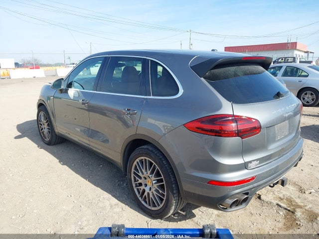 2018 PORSCHE CAYENNE WP1AB2A26JLA60101 Photo 2