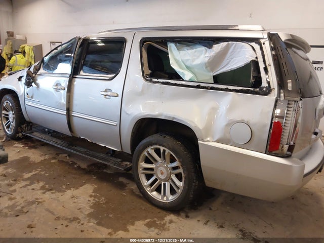2013 CADILLAC ESCALADE ESV 1GYS4JEF3DR102324 Photo 2