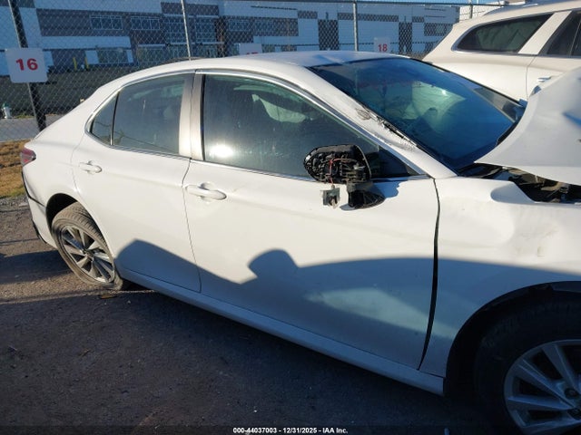 4T1R11AK6MU577717 Toyota CAMRY LE