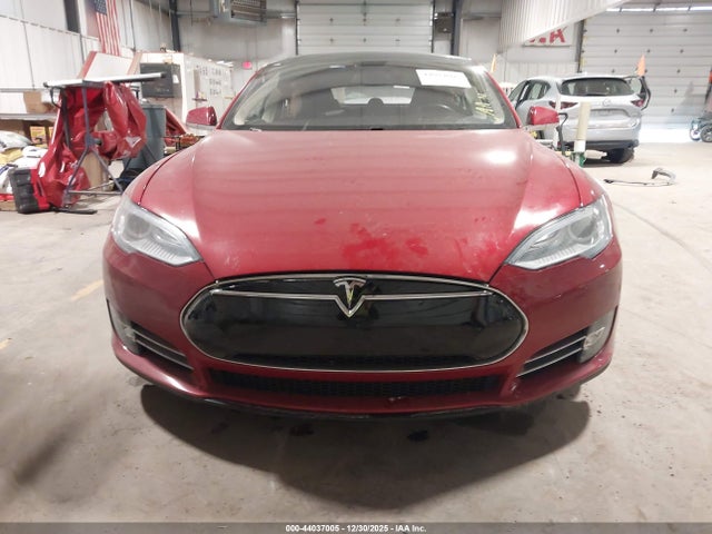 Tesla Model S P85 2014 5YJSA1H16EFP39763 Image 12