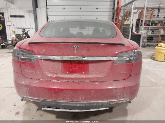 Tesla Model S P85 2014 5YJSA1H16EFP39763 Image 16
