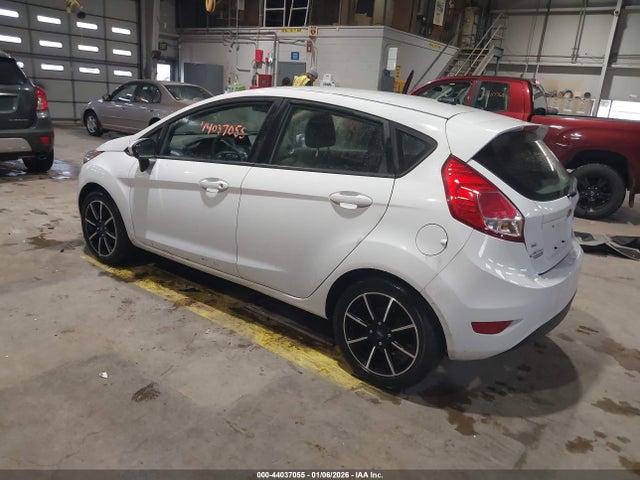 Ford FIESTA SE 2018 3FADP4EJ3JM100622 Image 3