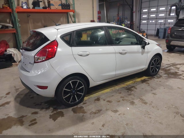 Ford FIESTA SE 2018 3FADP4EJ3JM100622 Image 4