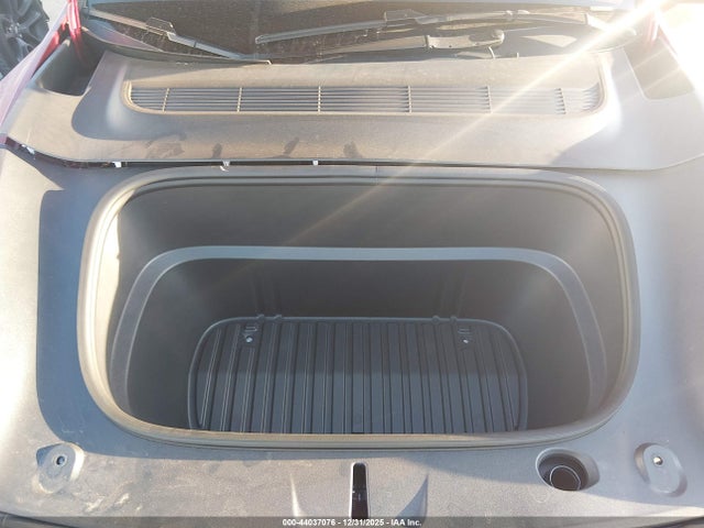 2026 TESLA MODEL Y 7SAYGDEE8TA485083 Photo 9