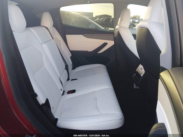 2026 TESLA MODEL Y 7SAYGDEE8TA485083 Photo 7