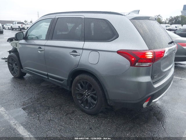 2018 MITSUBISHI OUTLANDER JA4AD3A37JZ060089 Photo 2