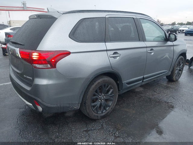 2018 MITSUBISHI OUTLANDER JA4AD3A37JZ060089 Photo 3