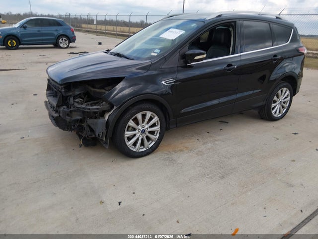 Ford Escape Titanium 2017 1FMCU0JD4HUC87068 Image 2